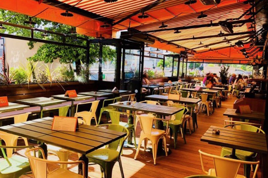 Monsieur Moulinot à Issy-les-Moulineaux : restaurant au feu de bois et ambiance conviviale